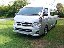 เหมารถตู้ไปสนามบินเหมารถตู้ทำทัวร์โทร 0935739457